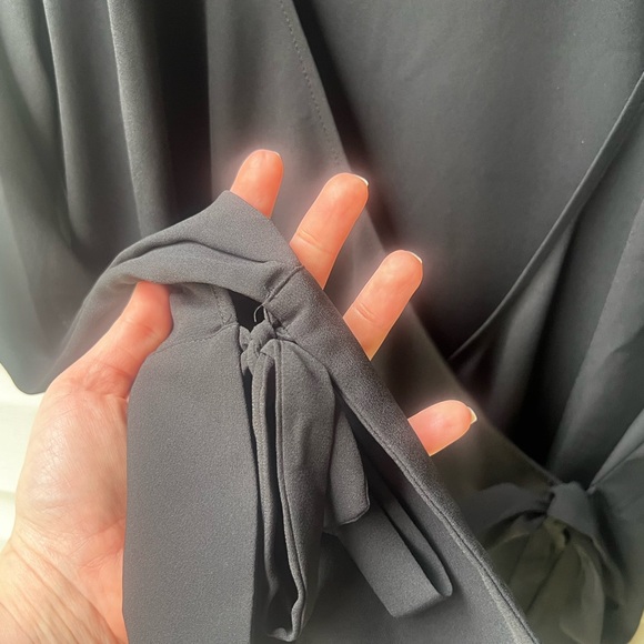 NWOT Nordstrom Trouvé Black Flowy Wrap Long Sleeve Blouse - Picture 7 of 8